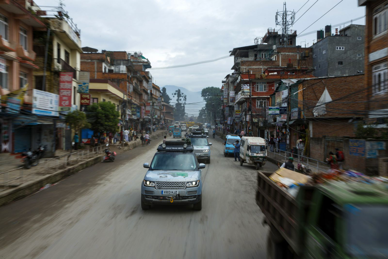 Illustration for article titled Land Rover Completes World’s First Hybrid Expedition Along Silk Trail From Solihull To Mumbai